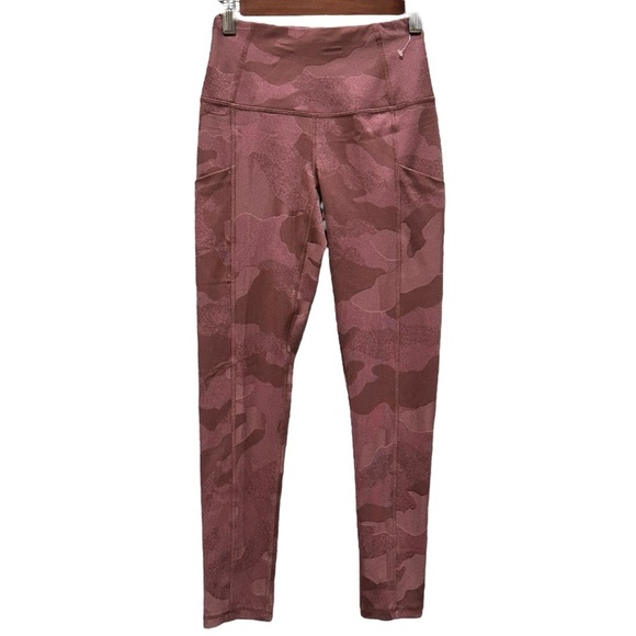 The North Face Women's Luxe Motivation Pocket 7/8 Legging NWT Small Maroon Camo - Picture 2 of 12